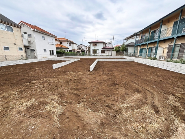 住宅街にある更地